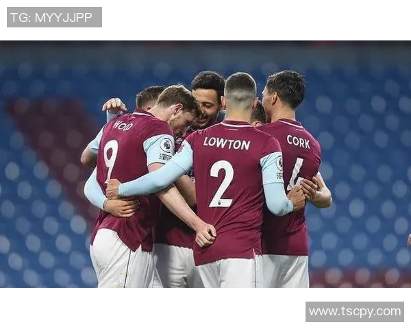 曼联与巴黎次回合精彩集锦回顾激情对决再现经典时刻