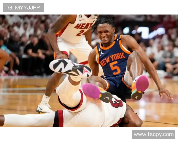 热火与尼克斯激战50分钟经典对决再掀篮球热潮 热火与尼克斯激战50分钟经典对决再掀篮球热潮